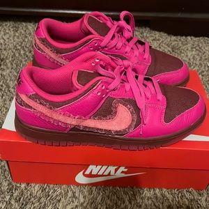 Dunk Low “Valentines Day”
